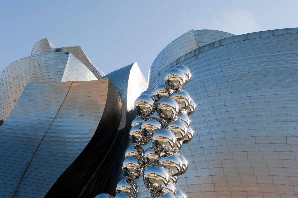 https://cms.guggenheim-bilbao.eus/uploads/2012/05/006Kapoor-A_Tall-Tree-and-The-Eye-2011-1024x682.jpg