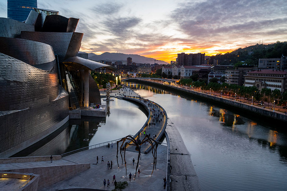 L’extérieur du bâtiment des Deusto | Guggenheim Bilbao Museoa
